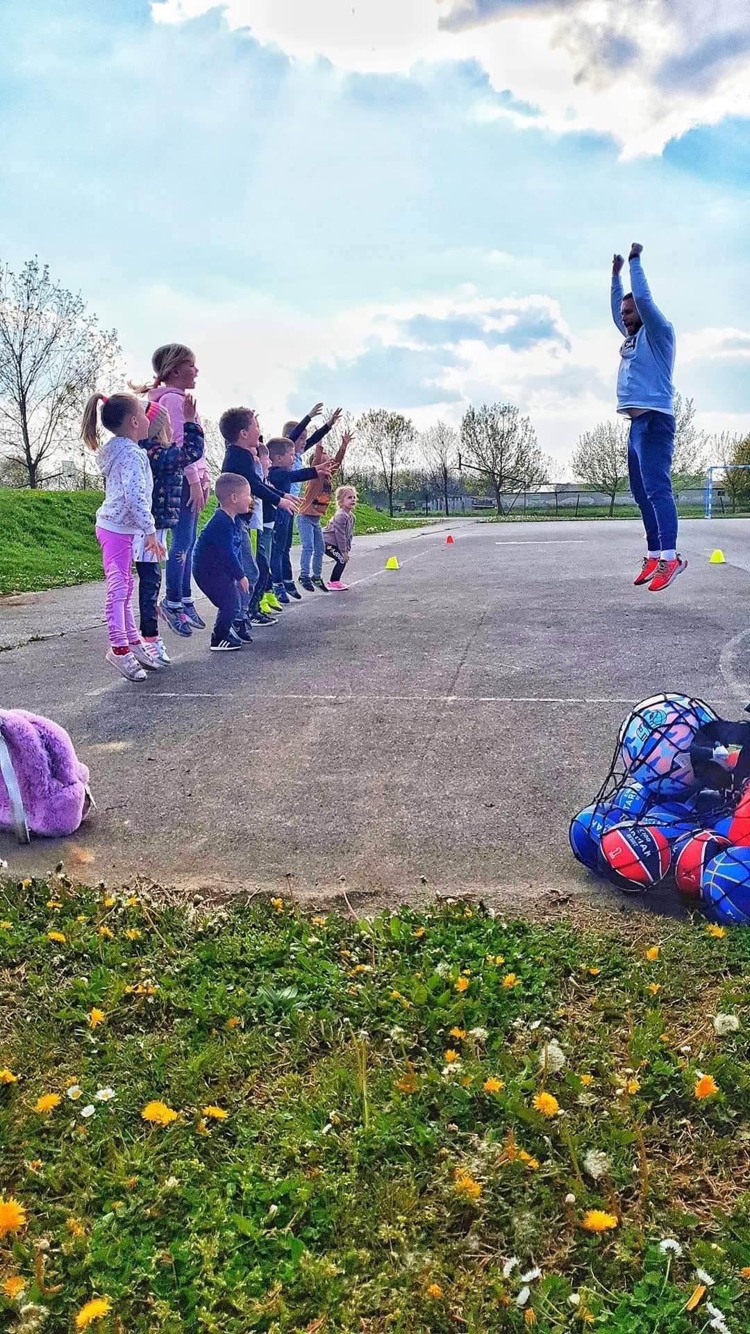 Djeca na treningu škole sporta